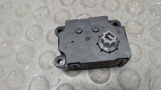 Foto: STELLMOTOR UMLUFTKLAPPE eines Renault Scenic dCi 130 FAP I-WAY +