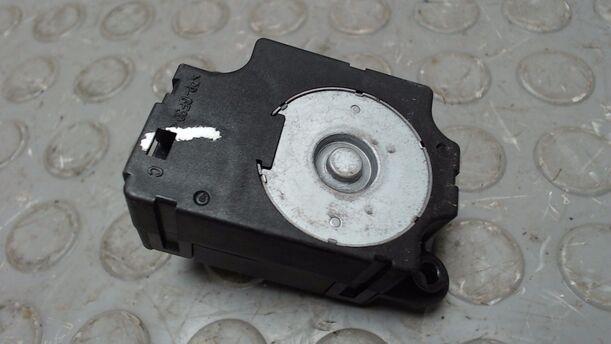 Foto: STELLMOTOR UMLUFTKLAPPE eines Renault Scenic dCi 130 FAP I-WAY +