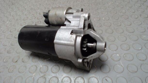 Foto: ANLASSER / STARTER  BOSCH eines Renault Scenic dCi 130 FAP I-WAY +