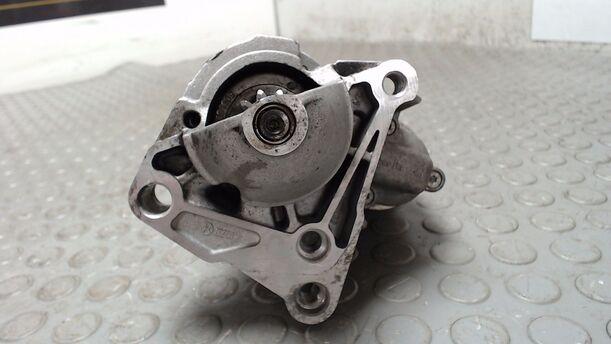 Foto: ANLASSER / STARTER  BOSCH eines Renault Scenic dCi 130 FAP I-WAY +