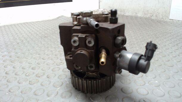 Foto: DIESELHOCHDRUCKPUMPE eines Renault Scenic dCi 130 FAP I-WAY +
