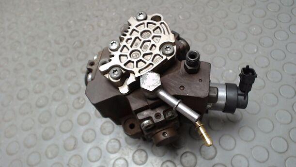 Foto: DIESELHOCHDRUCKPUMPE eines Renault Scenic dCi 130 FAP I-WAY +