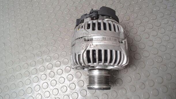 Foto: LICHTMASCHINE ( ZUBEHÖR / 140A ) eines VW Eos 2.0 FSI