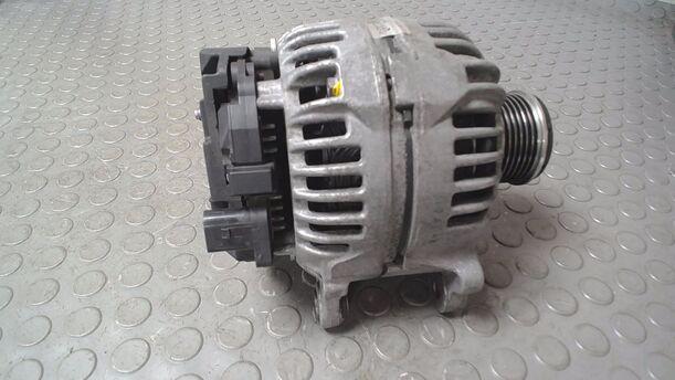 Foto: LICHTMASCHINE ( ZUBEHÖR / 140A ) eines VW Eos 2.0 FSI