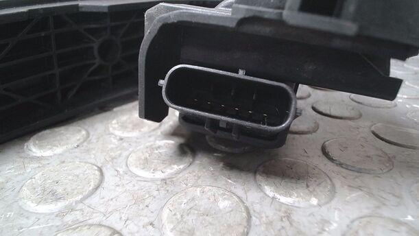 Foto: GASPEDAL eines VW Eos 2.0 FSI