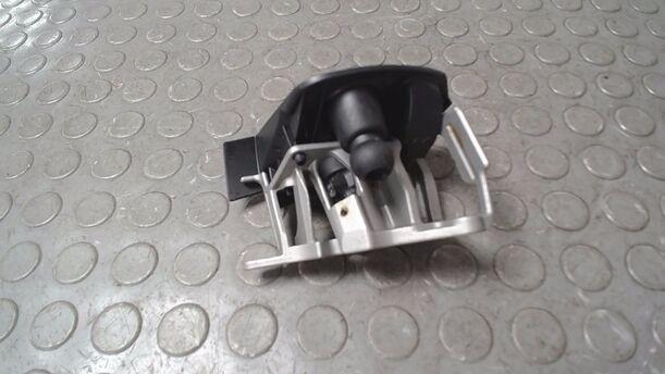 Foto: ADAPTER VERDECKVERSCHLUSS RECHTS eines VW Eos 2.0 FSI