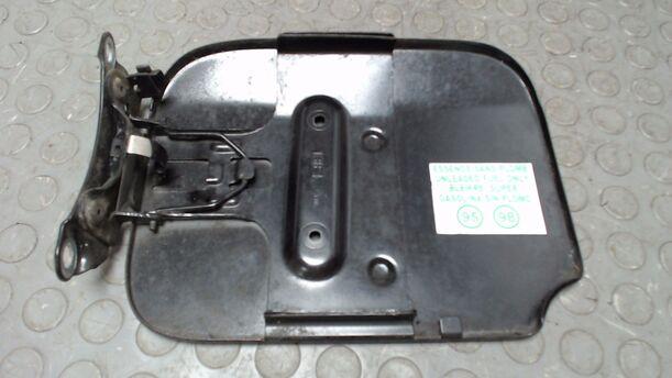 Foto: TANKKLAPPE / TANKDECKEL eines Dacia Logan MCV TCe 90 S&S