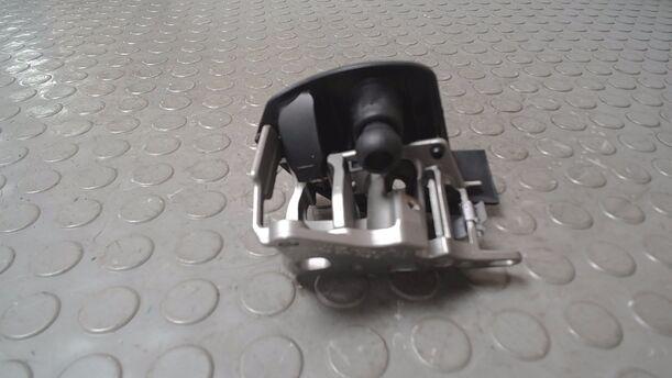 Foto: ADAPTER VERDECKVERSCHLUSS LINKS eines VW Eos 2.0 FSI
