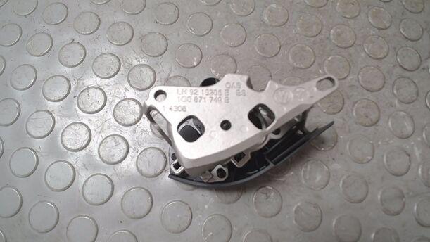 Foto: ADAPTER VERDECKVERSCHLUSS LINKS eines VW Eos 2.0 FSI
