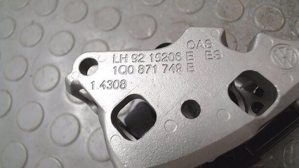 Foto: ADAPTER VERDECKVERSCHLUSS LINKS eines VW Eos 2.0 FSI