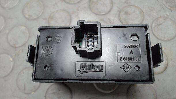 Foto: SCHALTER WARNBLINKER eines Dacia Logan MCV TCe 90 S&S