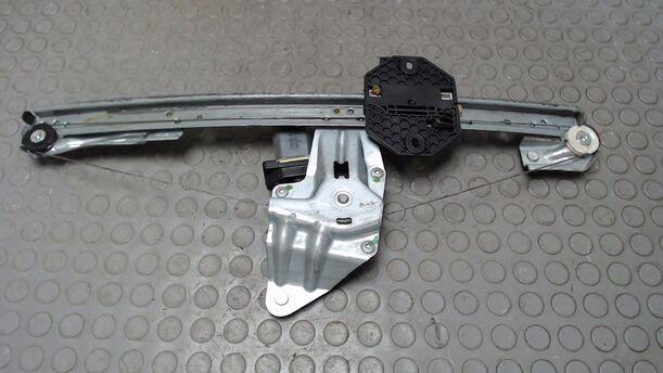 Foto: FENSTERHEBER VORN LINKS eines Dacia Logan MCV TCe 90 S&S