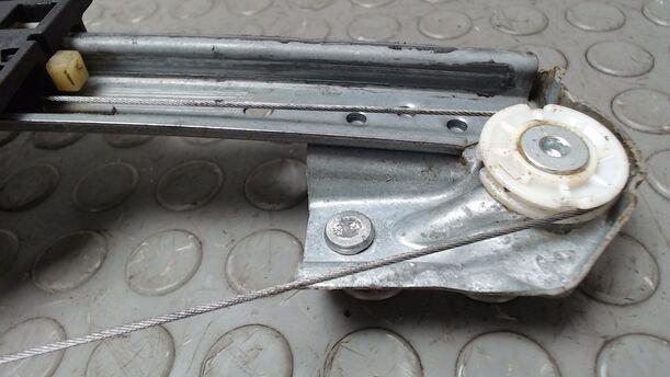 Foto: FENSTERHEBER VORN LINKS eines Dacia Logan MCV TCe 90 S&S