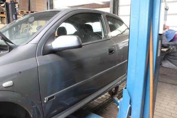 Foto: TÜR VORN LINKS ( 2/3 TÜRER ) eines Opel Astra 2.0 DTI