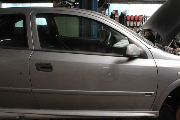 Foto: TÜR RECHTS ( 2/3 TÜRER ) eines Opel Astra 2.0 DTI