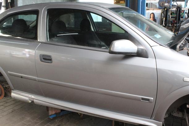 Foto: TÜR RECHTS ( 2/3 TÜRER ) eines Opel Astra 2.0 DTI
