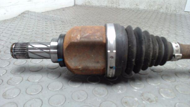 Foto: ANTRIEBSWELLE VORN LINKS eines Dacia Logan MCV TCe 90 S&S