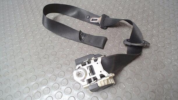 Foto: SICHERHEITSGURT VORN LINKS ( 2/3 TÜRER ) eines Opel Astra 2.0 DTI