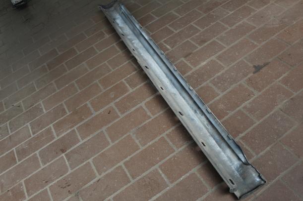 Foto: SCHWELLERBLENDE LINKS eines Mercedes-Benz A 150
