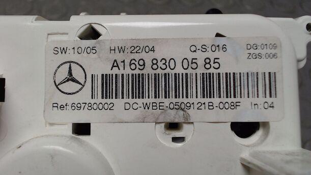 Foto: HEIZUNGSBETÄTIGUNG eines Mercedes-Benz A 150