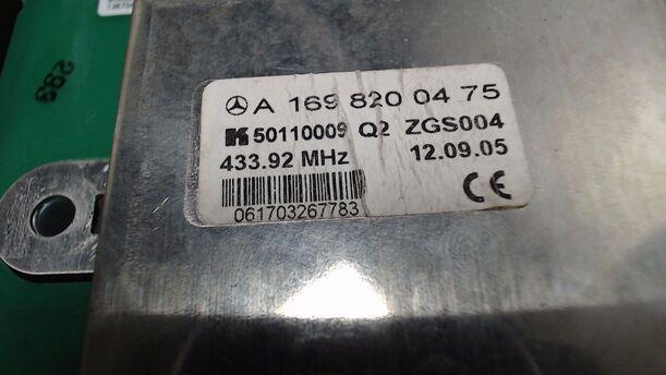 Foto: ANTENNENVERSTÄRKER eines Mercedes-Benz A 150