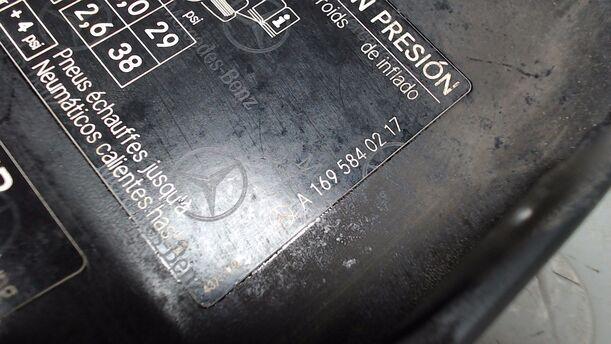 Foto: TANKKLAPPE / TANKDECKEL eines Mercedes-Benz A 150