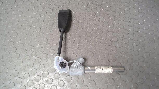 Foto: GURTSTRAFFER BEIFAHRER RECHTS ( NICHT ZUM ANSCHNALLEN ) eines Opel Corsa 1.2 16V (ecoFLEX) Easytronic
