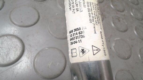 Foto: GURTSTRAFFER BEIFAHRER RECHTS ( NICHT ZUM ANSCHNALLEN ) eines Opel Corsa 1.2 16V (ecoFLEX) Easytronic