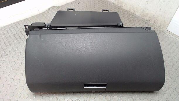Foto: HANDSCHUHFACH eines Mercedes-Benz A 150