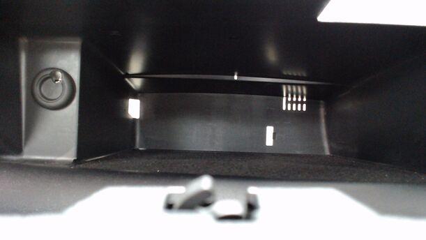 Foto: HANDSCHUHFACH eines Mercedes-Benz A 150