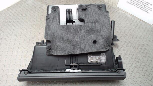 Foto: HANDSCHUHFACH eines Mercedes-Benz A 150