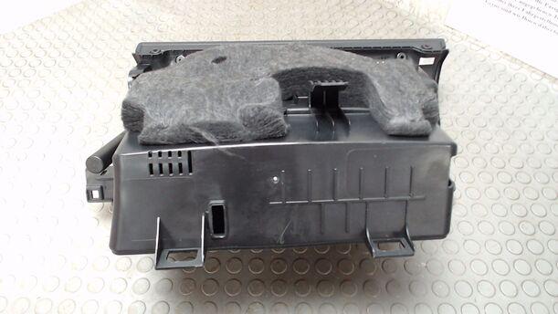Foto: HANDSCHUHFACH eines Mercedes-Benz A 150