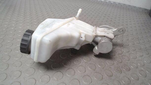 Foto: HAUPTBREMSZYLINDER ( BOSCH ) eines Opel Corsa 1.2 16V (ecoFLEX) Easytronic