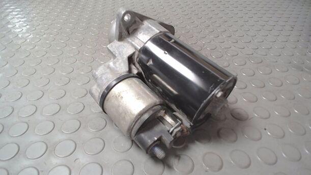 Foto: ANLASSER / STARTER  BOSCH eines Opel Corsa 1.2 16V (ecoFLEX) Easytronic