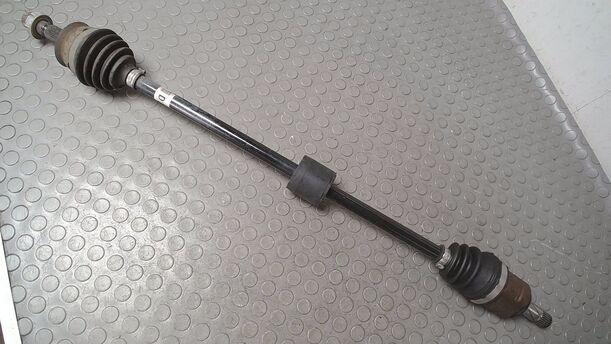 Foto: ANTRIEBSWELLE A12XER eines Opel Corsa 1.2 16V (ecoFLEX) Easytronic