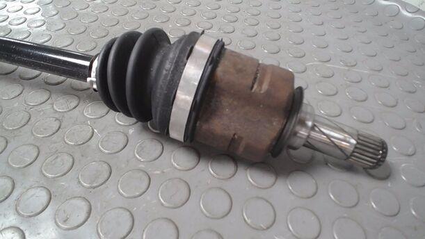 Foto: ANTRIEBSWELLE A12XER eines Opel Corsa 1.2 16V (ecoFLEX) Easytronic