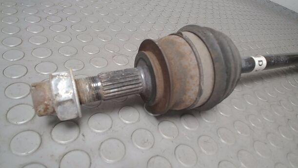 Foto: ANTRIEBSWELLE A12XER eines Opel Corsa 1.2 16V (ecoFLEX) Easytronic