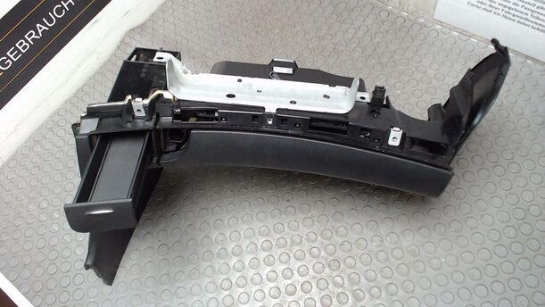 Foto: HANDSCHUHFACH eines Mercedes-Benz E 320 CDI 4Matic Automatik