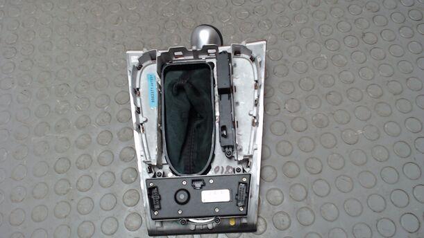 Foto: SCHALTKNAUF / SCHALTER AIRMATIC eines Mercedes-Benz E 320 CDI 4Matic Automatik