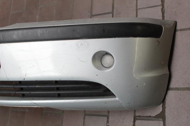 Foto: STOSSFÄNGER/ STOßSTANGE VORN ( LIMOUSINE ) eines BMW 318i