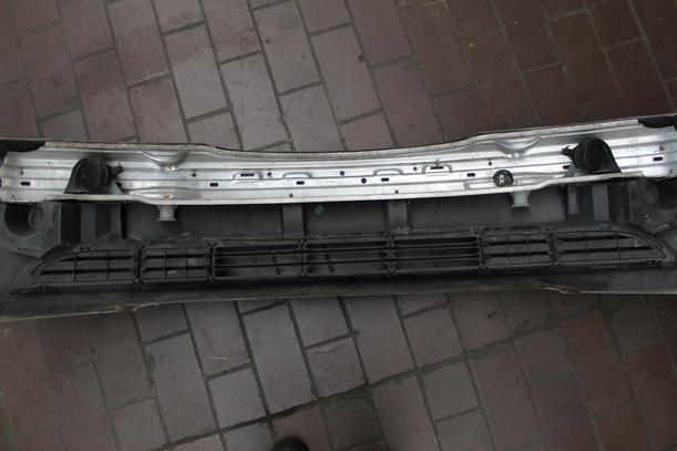 Foto: STOSSFÄNGER/ STOßSTANGE VORN ( LIMOUSINE ) eines BMW 318i