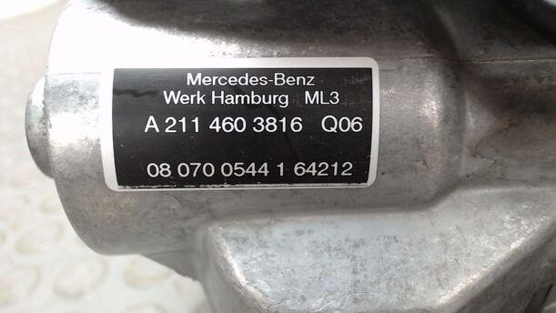 Foto: LENKSPINDEL / LENKSÄULE eines Mercedes-Benz E 320 CDI 4Matic Automatik