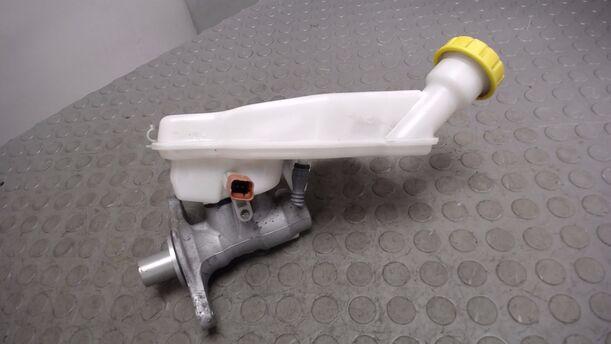 Foto: HAUPTBREMSZYLINDER eines Citroen C3 Picasso HDi 90 FAP