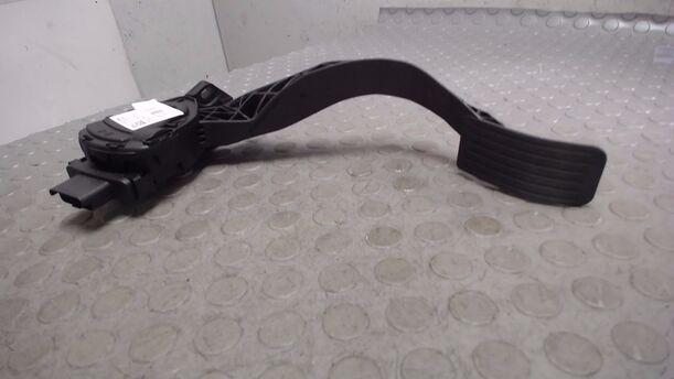 Foto: GASPEDAL eines Citroen C3 Picasso HDi 90 FAP