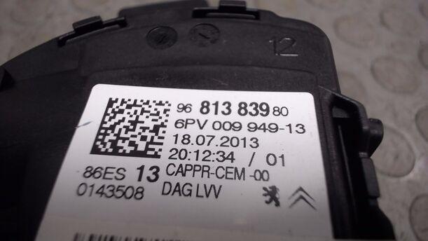 Foto: GASPEDAL eines Citroen C3 Picasso HDi 90 FAP