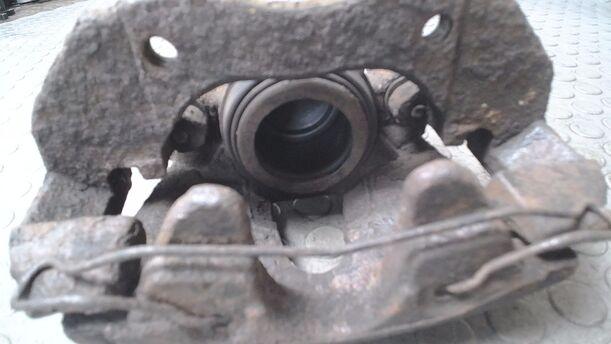 Foto: BREMSSATTEL VORN RECHTS ( ATE ) eines Ford Focus C-MAX 1.6 GL