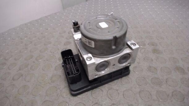 Foto: HAUPTBREMSAGGREGAT ABS / ESC eines Citroen C3 Picasso HDi 90 FAP GL
