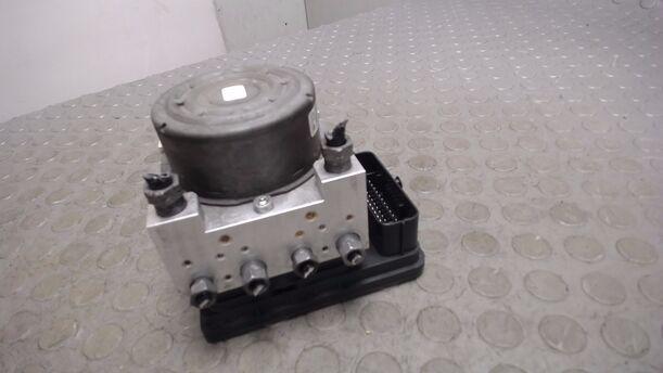 Foto: HAUPTBREMSAGGREGAT ABS / ESC eines Citroen C3 Picasso HDi 90 FAP GL