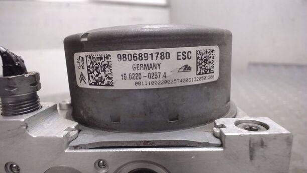 Foto: HAUPTBREMSAGGREGAT ABS / ESC eines Citroen C3 Picasso HDi 90 FAP GL