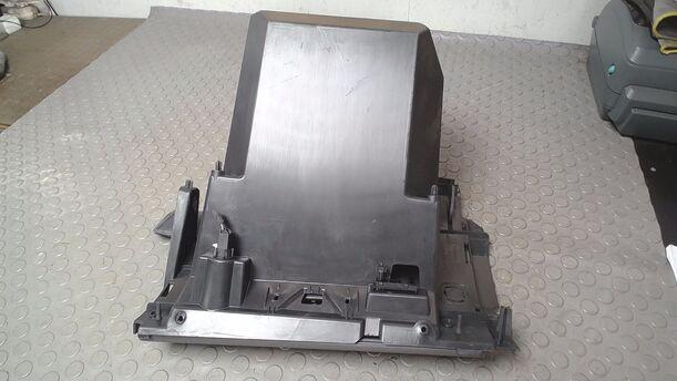 Foto: HANDSCHUHFACH eines Ford Focus C-MAX 1.6 GL